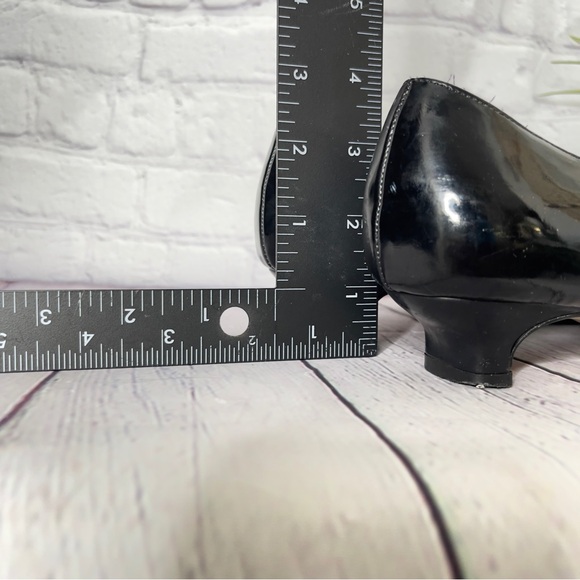 Jessica Lindon Women’s Black Patent Leather Kitten Heel - Picture 7 of 15